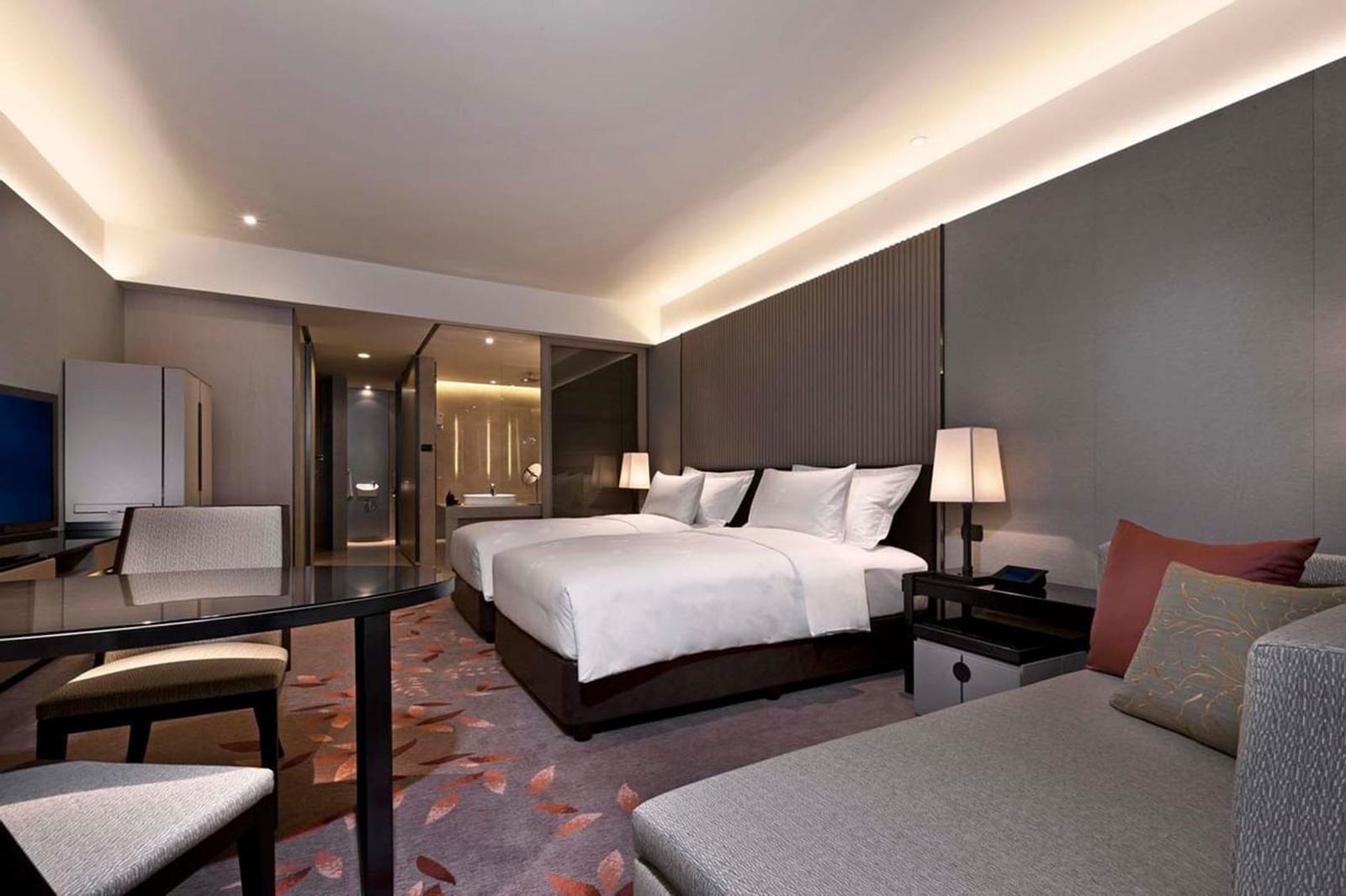 The Okura Prestige Bangkok Deluxe Twin Bed Room