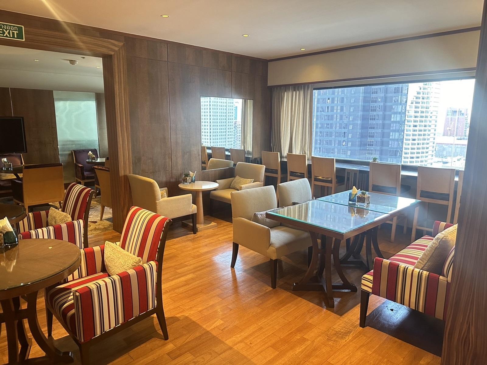 The Westin Grande Sukhumvit, Bangkok Executive Club Lounge Tables