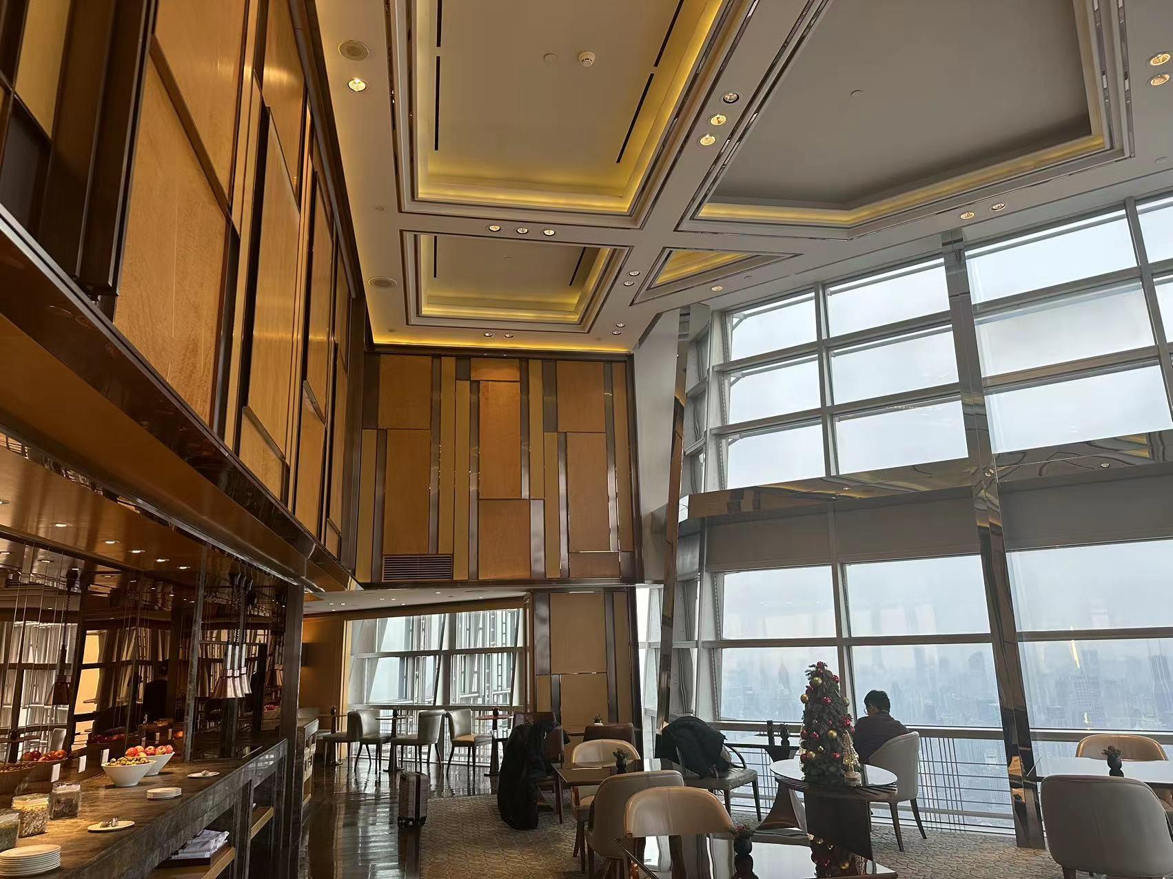 Grand Hyatt Shanghai Executive Club Lounge Overview