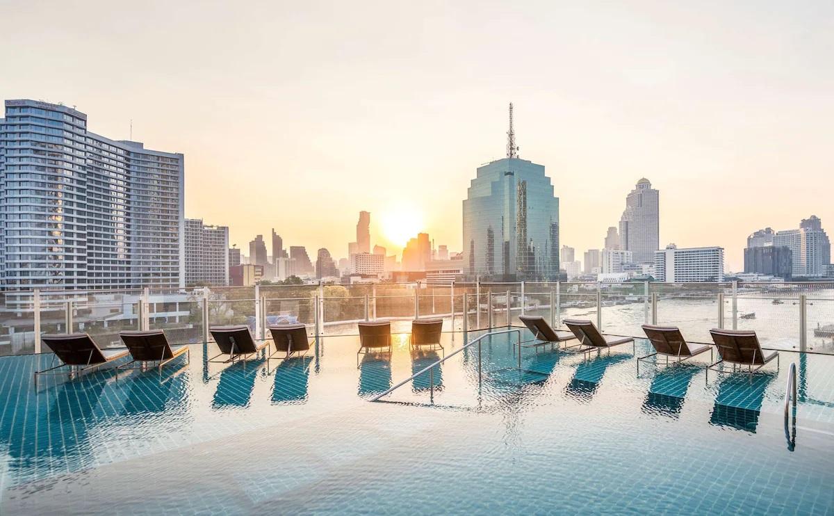 Millennium Hilton Bangkok Pool