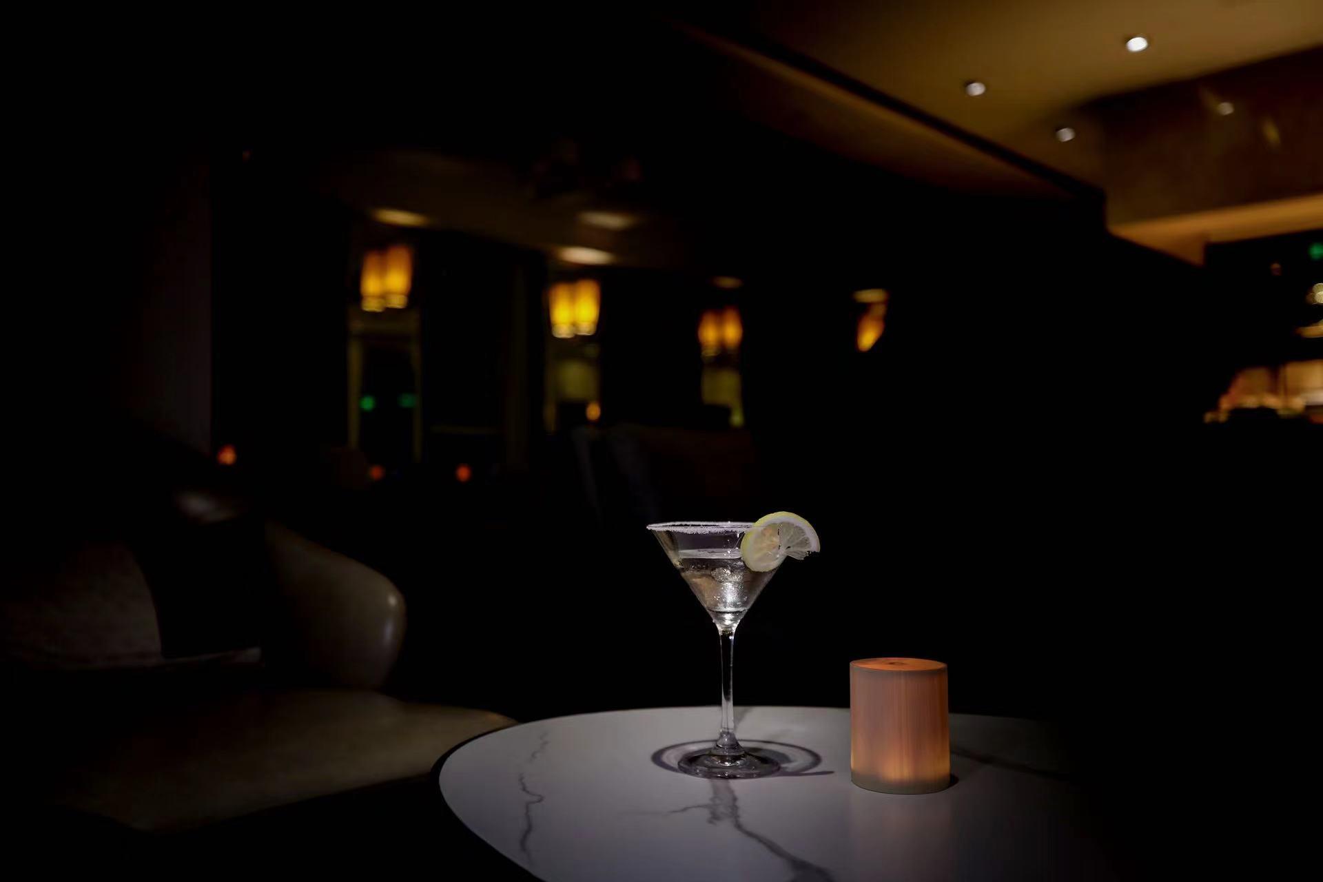 Renaissance Shanghai Pudong Hotel Executive Club Lounge Cocktail