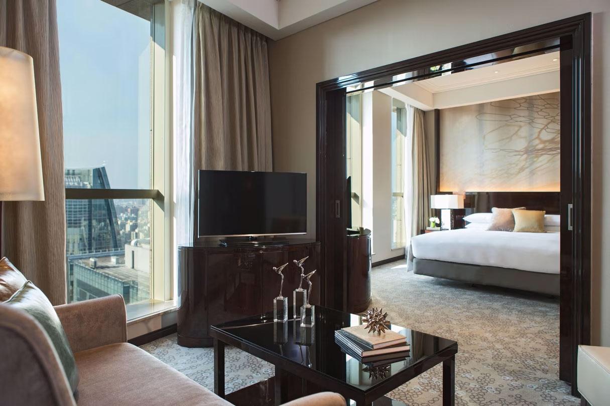 Renaissance Shanghai Pudong Hotel Suite