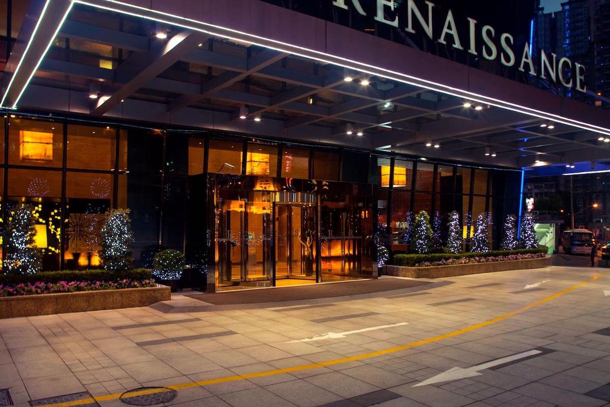 Renaissance Shanghai Zhongshan Park Hotel Entrance