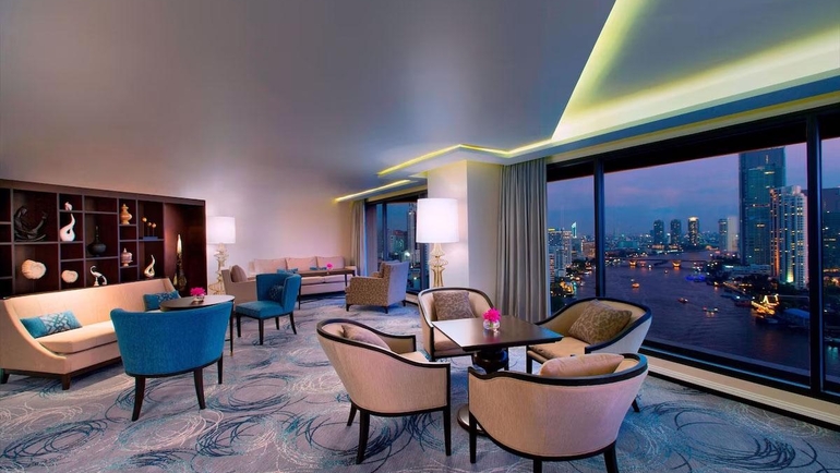 Royal Orchid Sheraton Hotel & Towers Executive Club Lounge