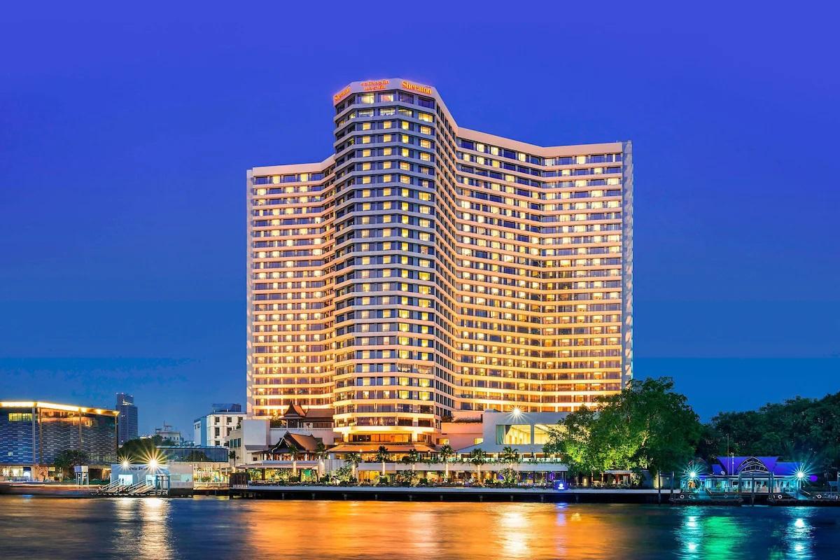 Royal Orchid Sheraton Hotel & Towers Exterior