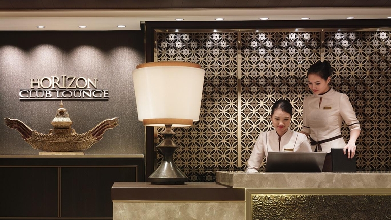 Shangri-La Bangkok Executive Club Lounge