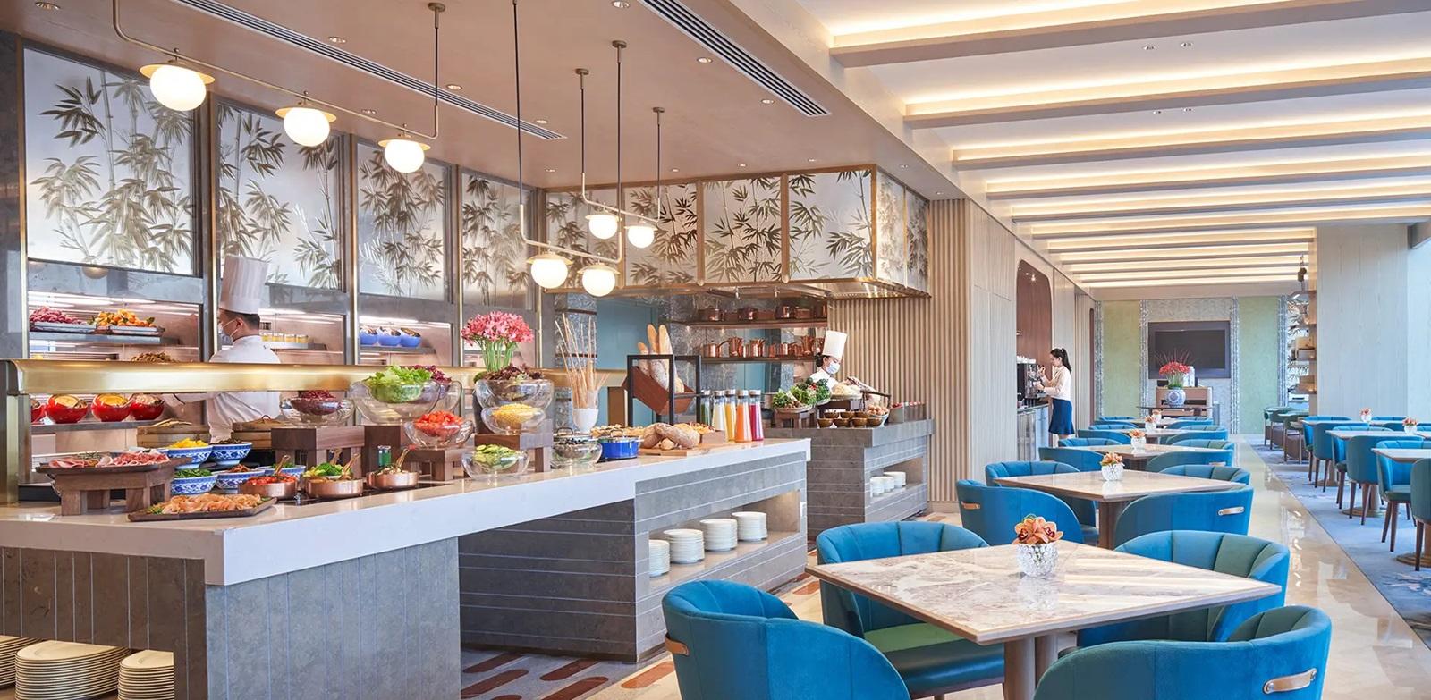 Shangri-La Qiantan, Shanghai Executive Club Lounge Overview