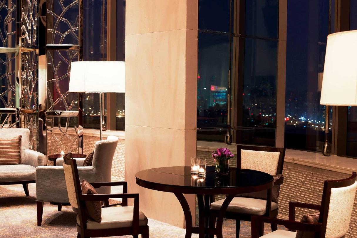 Sheraton Grand Shanghai Pudong Hotel Executive Club Lounge Tables