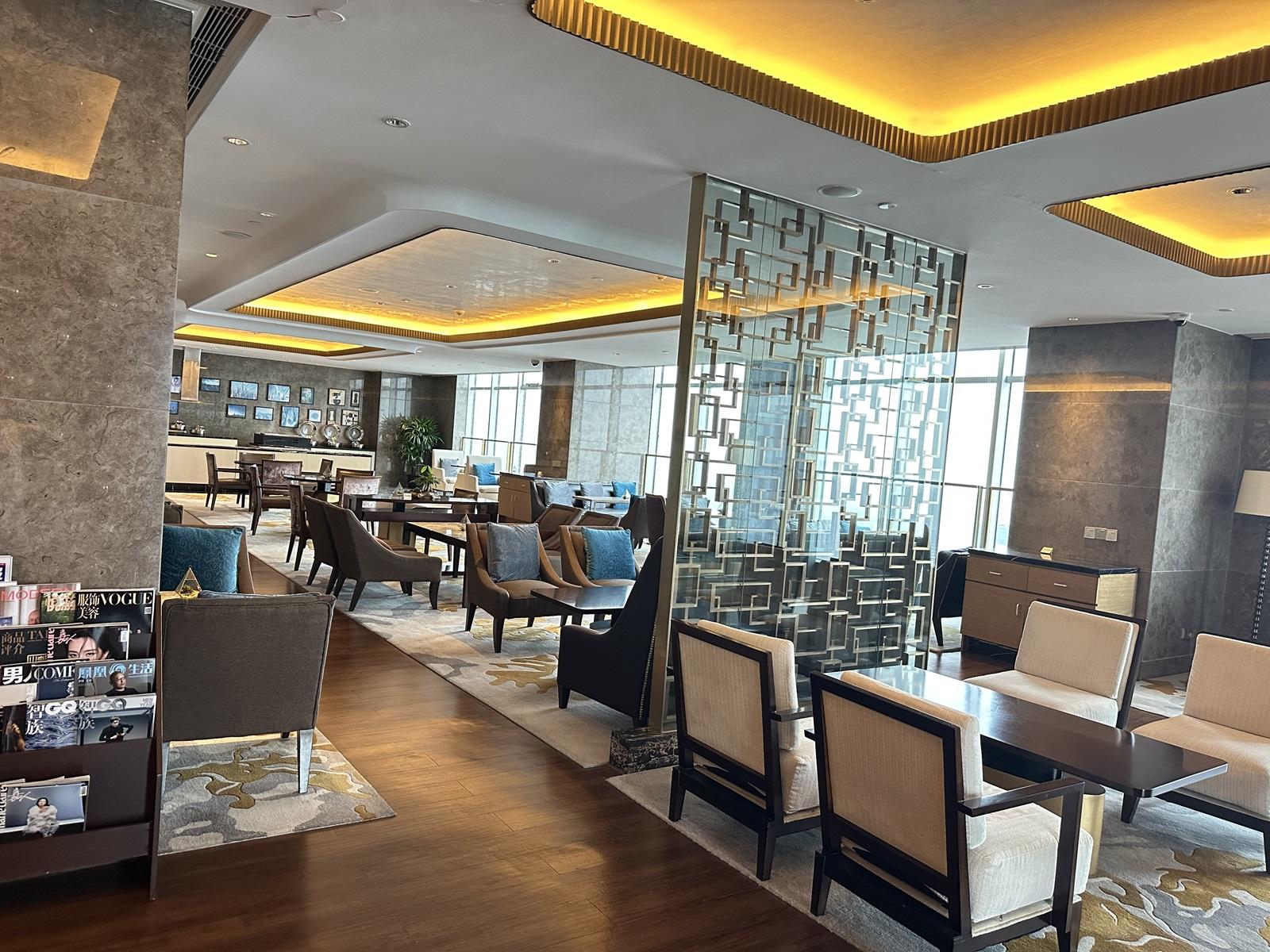 Sheraton Shanghai Hongkou Executive Club Lounge Overview