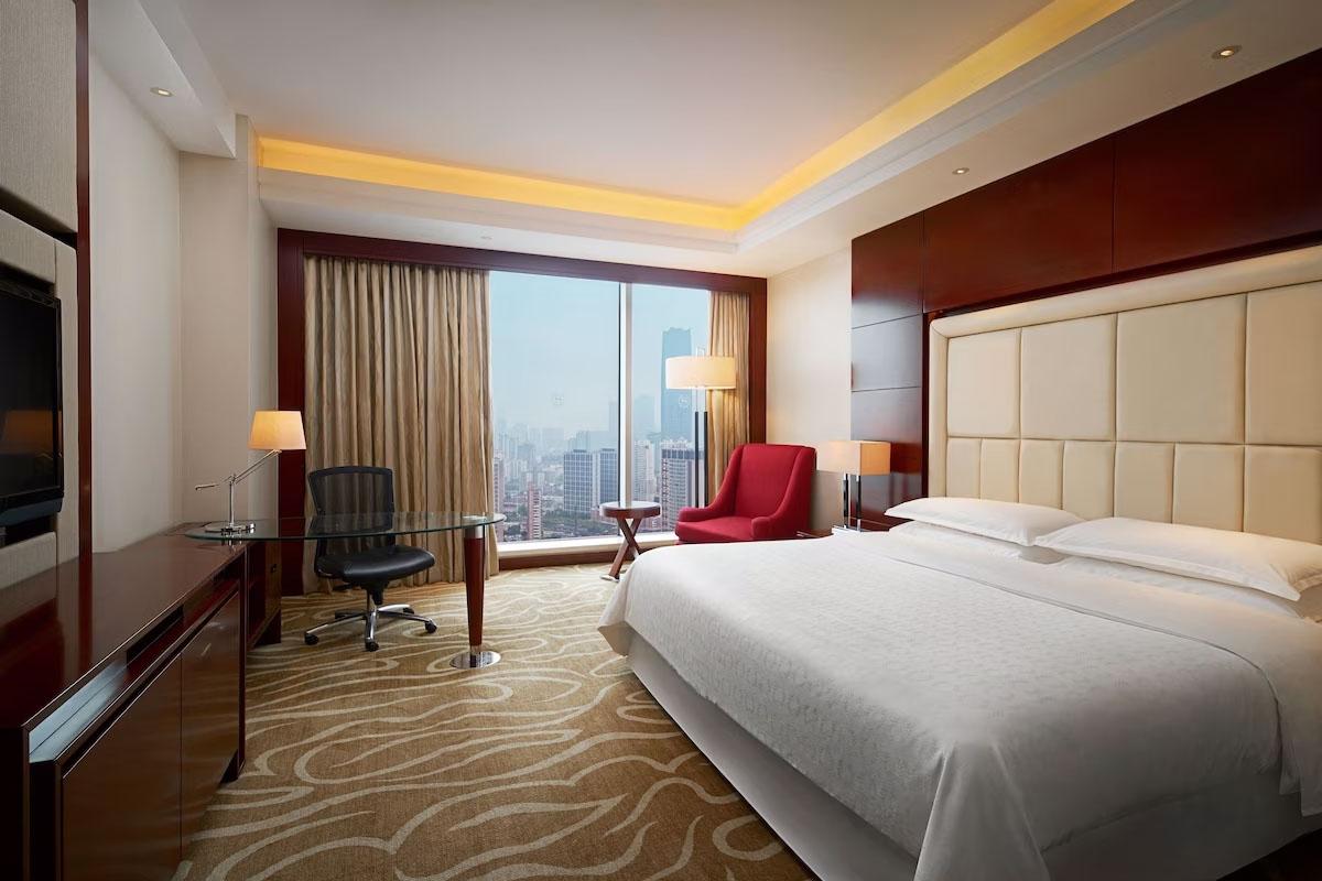 Sheraton Shanghai Hongkou King Bedroom