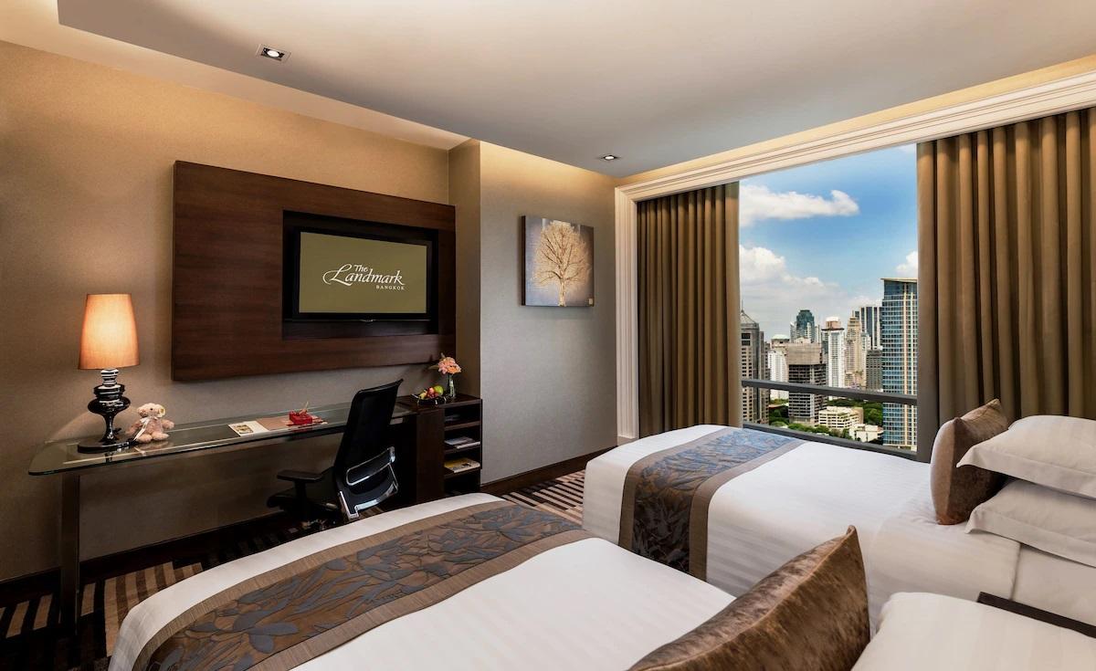 The Landmark Bangkok Hotel Twin Bedroom