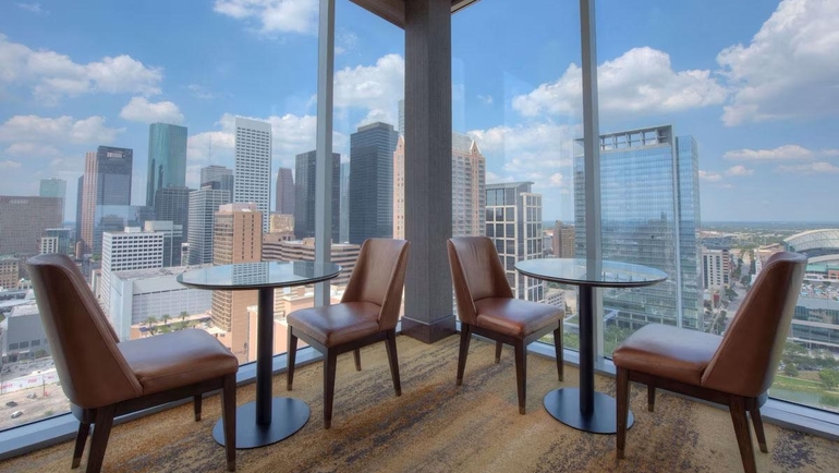 Hilton Americas-Houston Executive Club Lounge