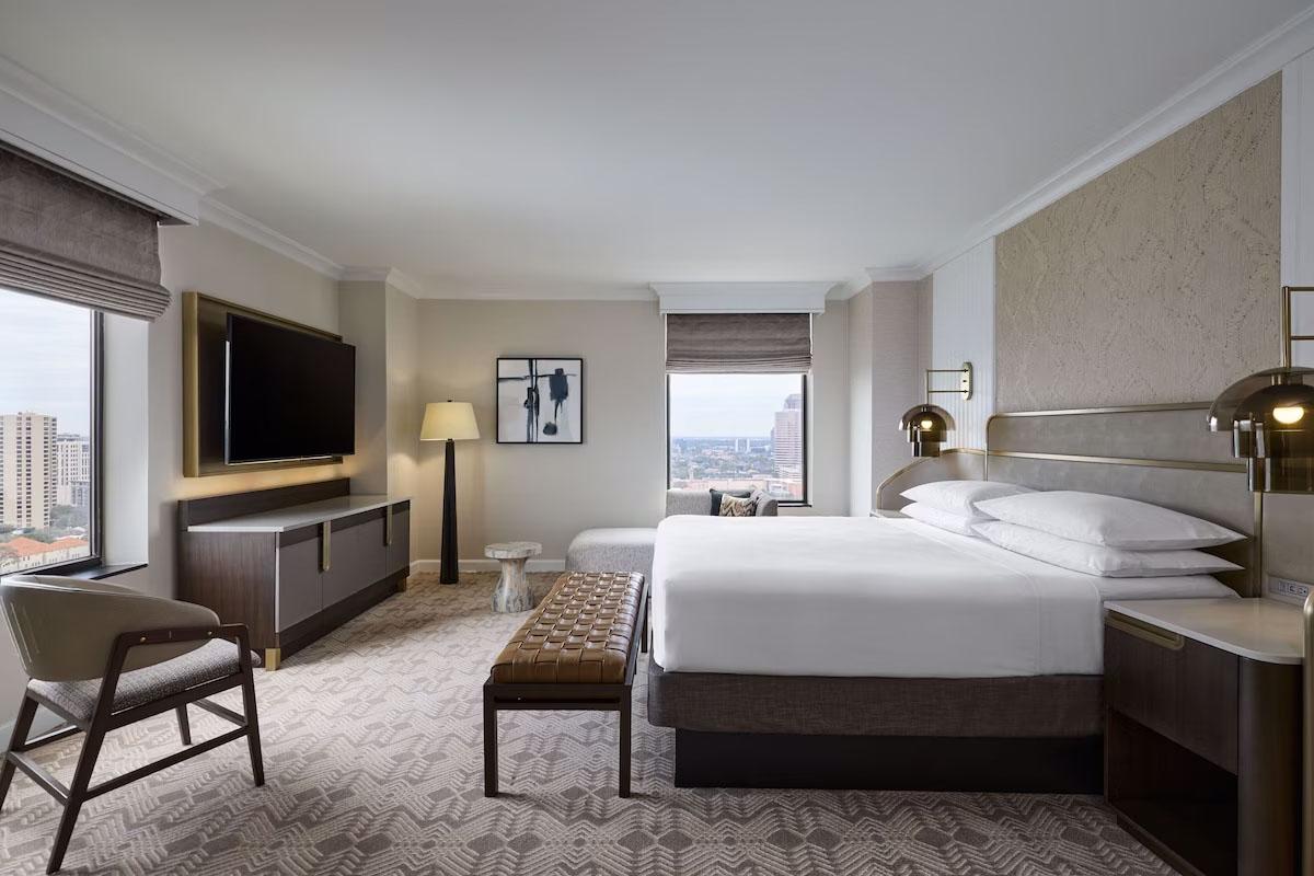 JW Marriott Houston By The Galleria King Bedroom