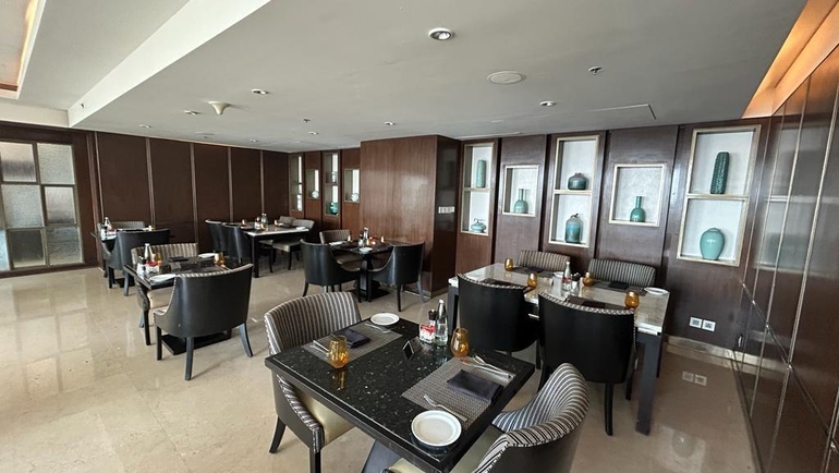 JW Marriott Mumbai Sahar Executive Club Lounge