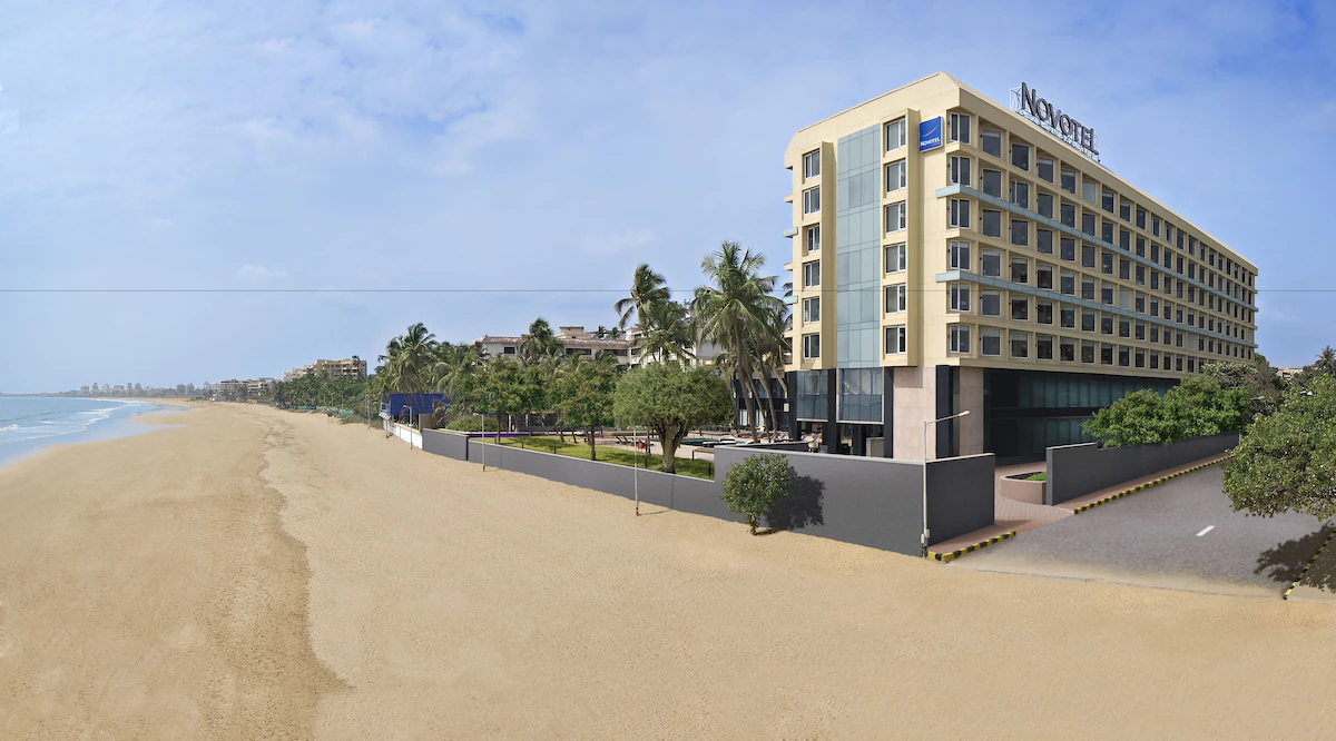 Novotel Mumbai Juhu Beach Exterior And Beach