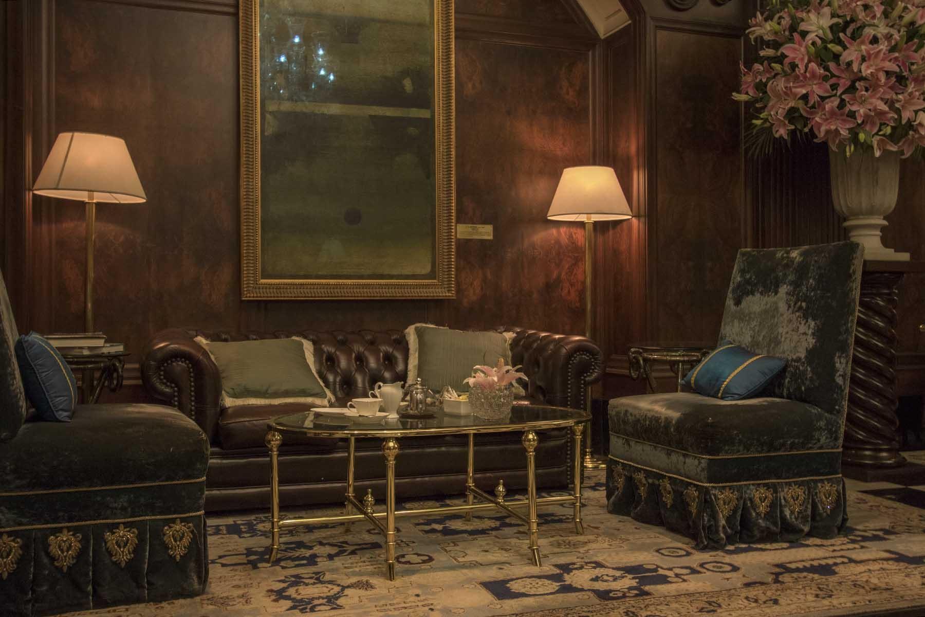The Taj Mahal Palace, Mumbai Executive Club Lounge Sofa Seating