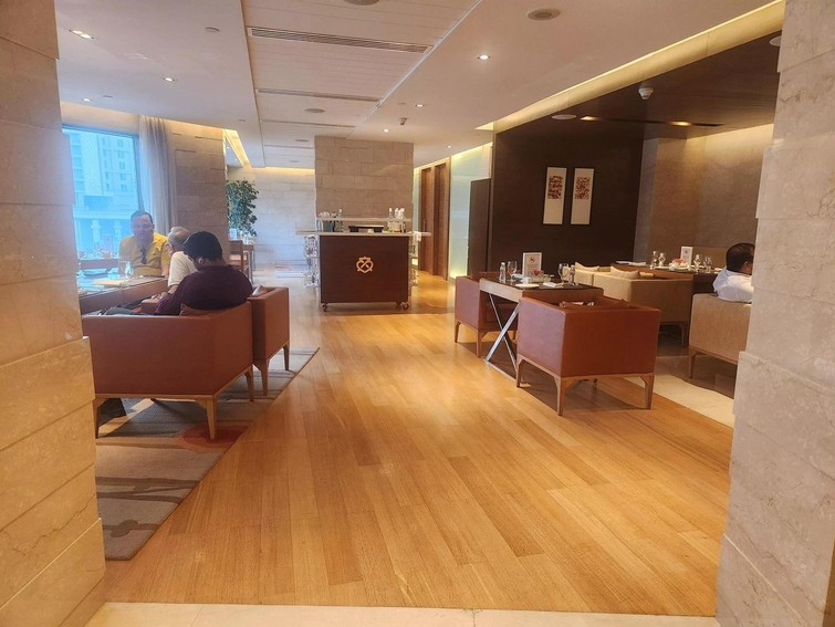 Trident Hotel Bandra Kurla Executive Club Lounge