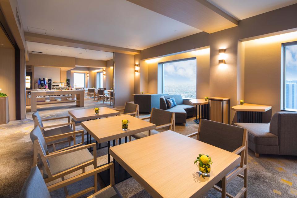 Cerulean Tower Tokyu Hotel Executive Club Lounge Dining Tables