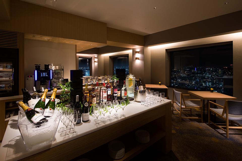 Cerulean Tower Tokyu Hotel Executive Club Lounge Drink Display
