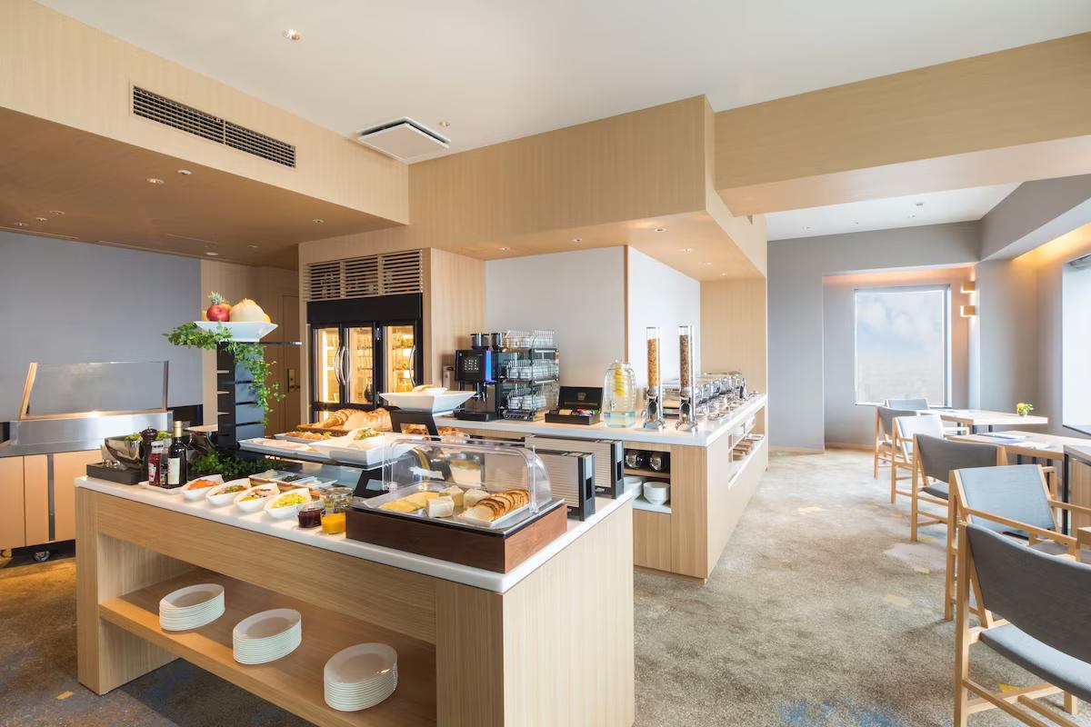 Cerulean Tower Tokyu Hotel Executive Club Lounge Food Display