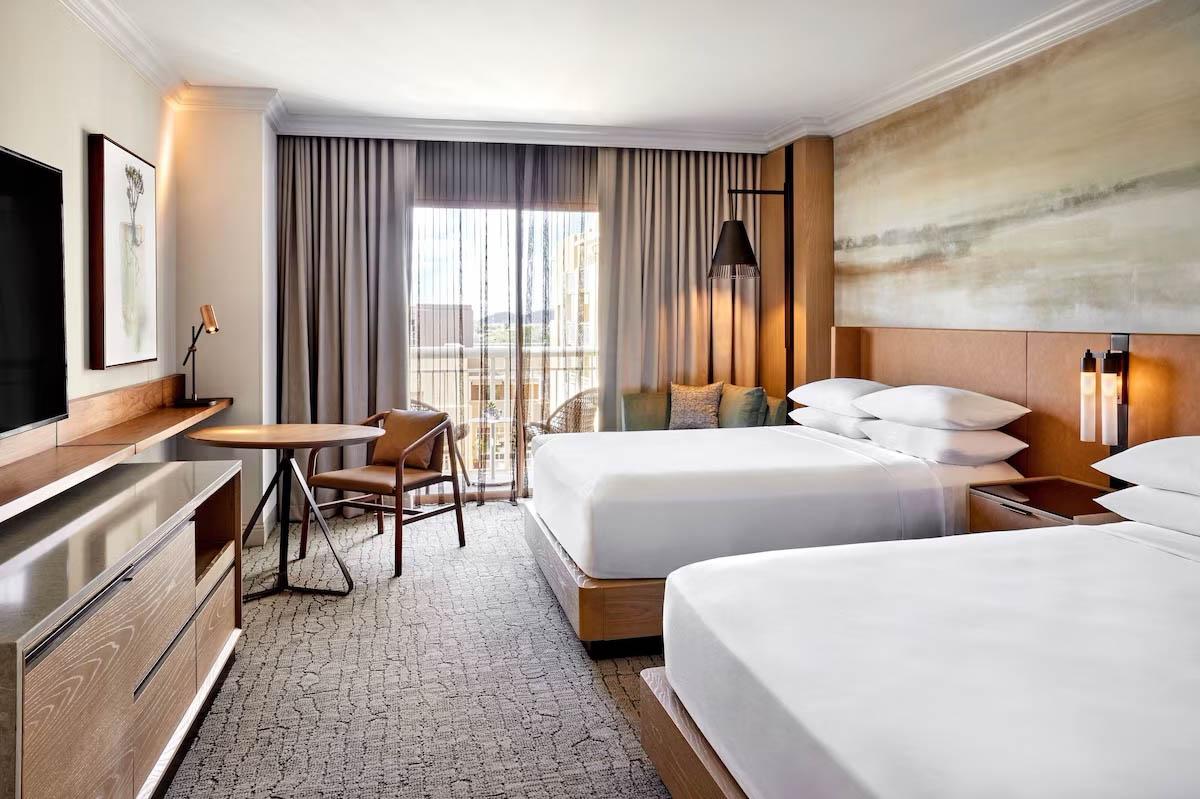 JW Marriott Phoenix Desert Ridge Resort & Spa Twin Bedroom