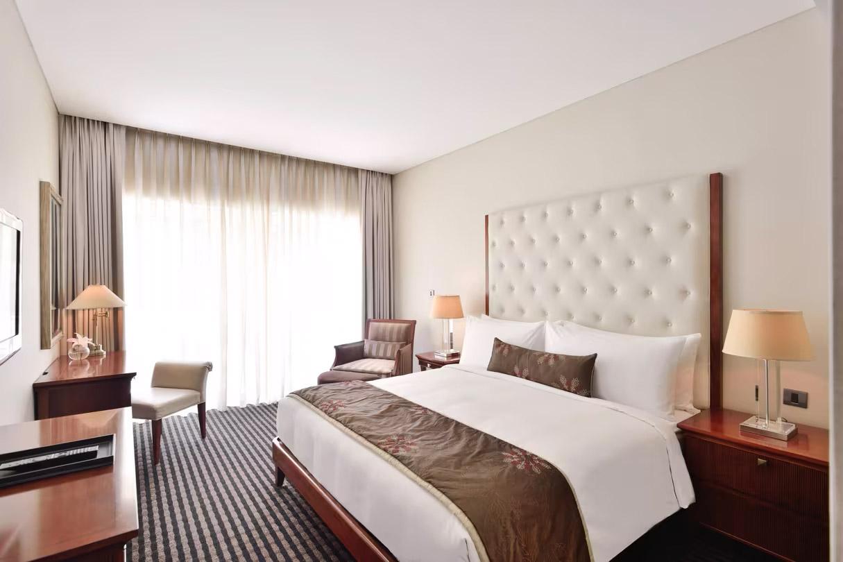 Marriott Suites Pune Suite King Room