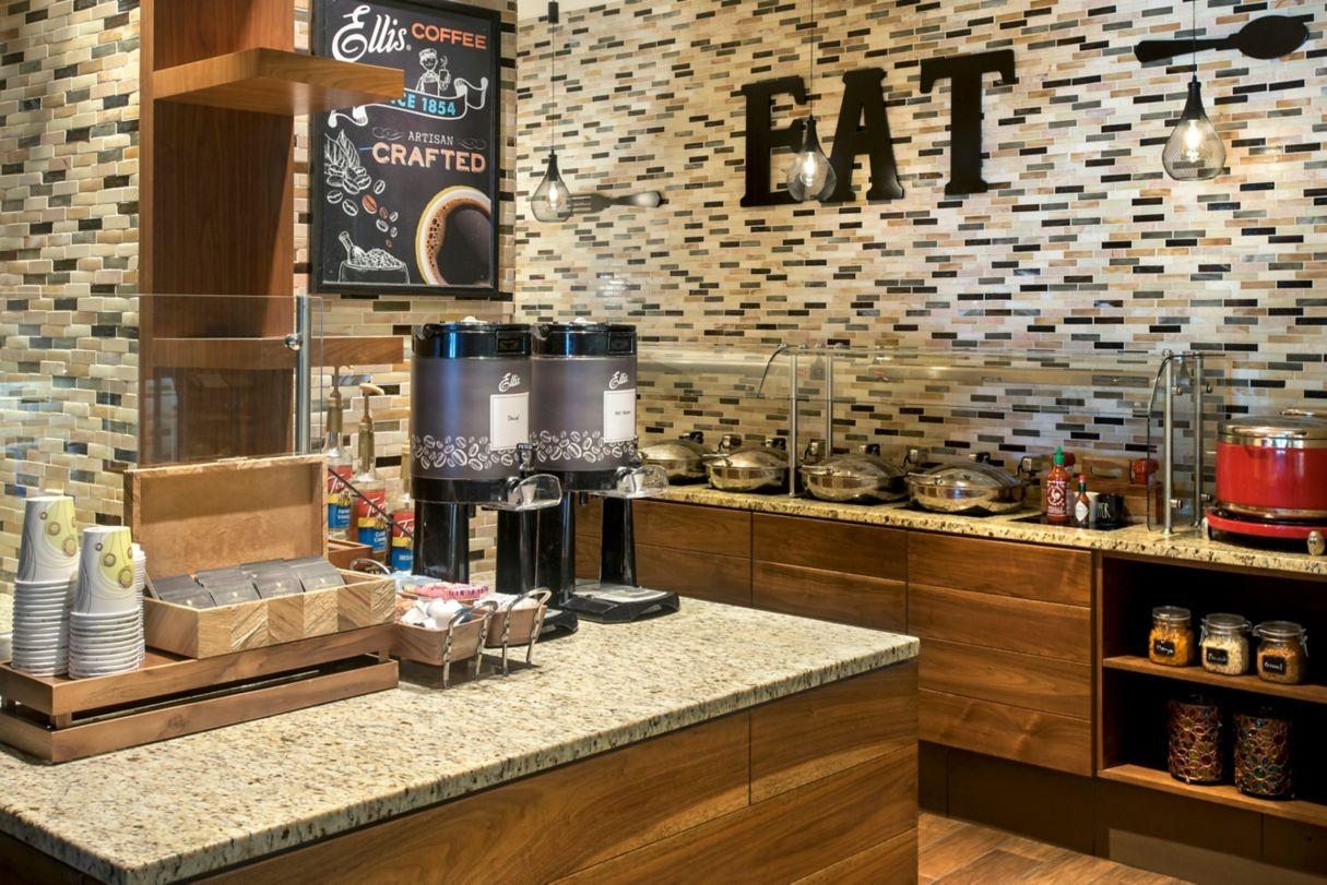 Philadelphia Airport Marriott Executive Club Lounge Tea And Coffee