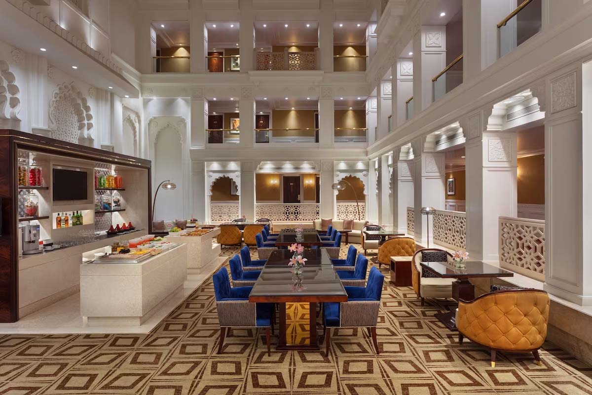 Sheraton Grand Pune Bund Garden Hotel Executive Club Lounge Area