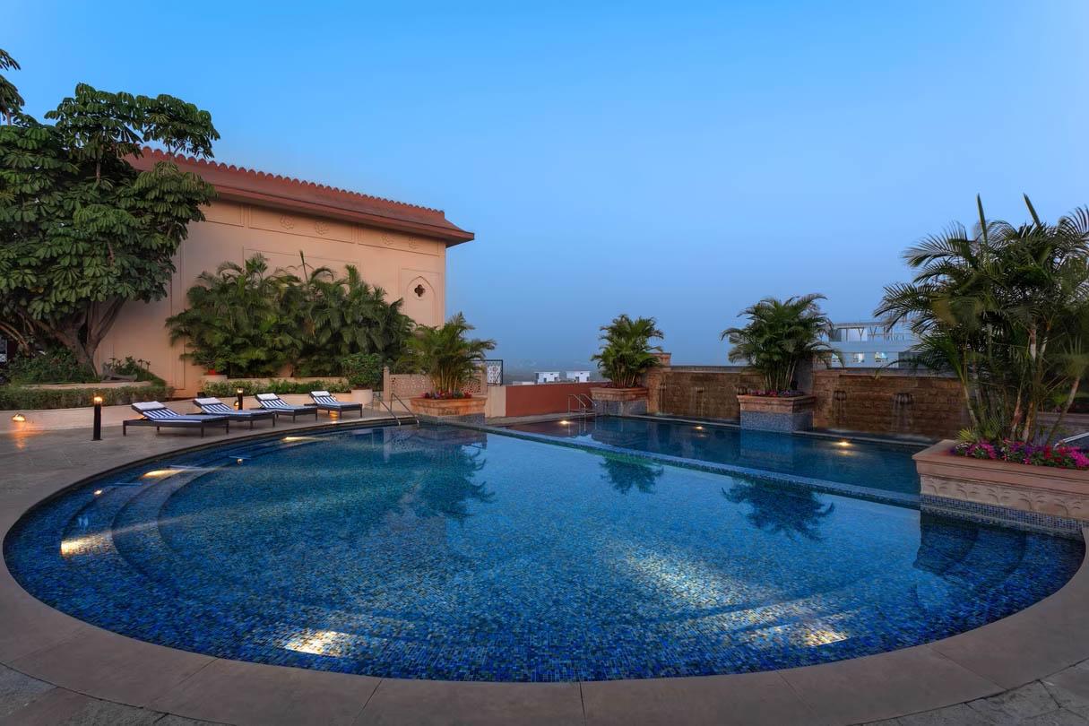 Sheraton Grand Pune Bund Garden Hotel Swimming Pool