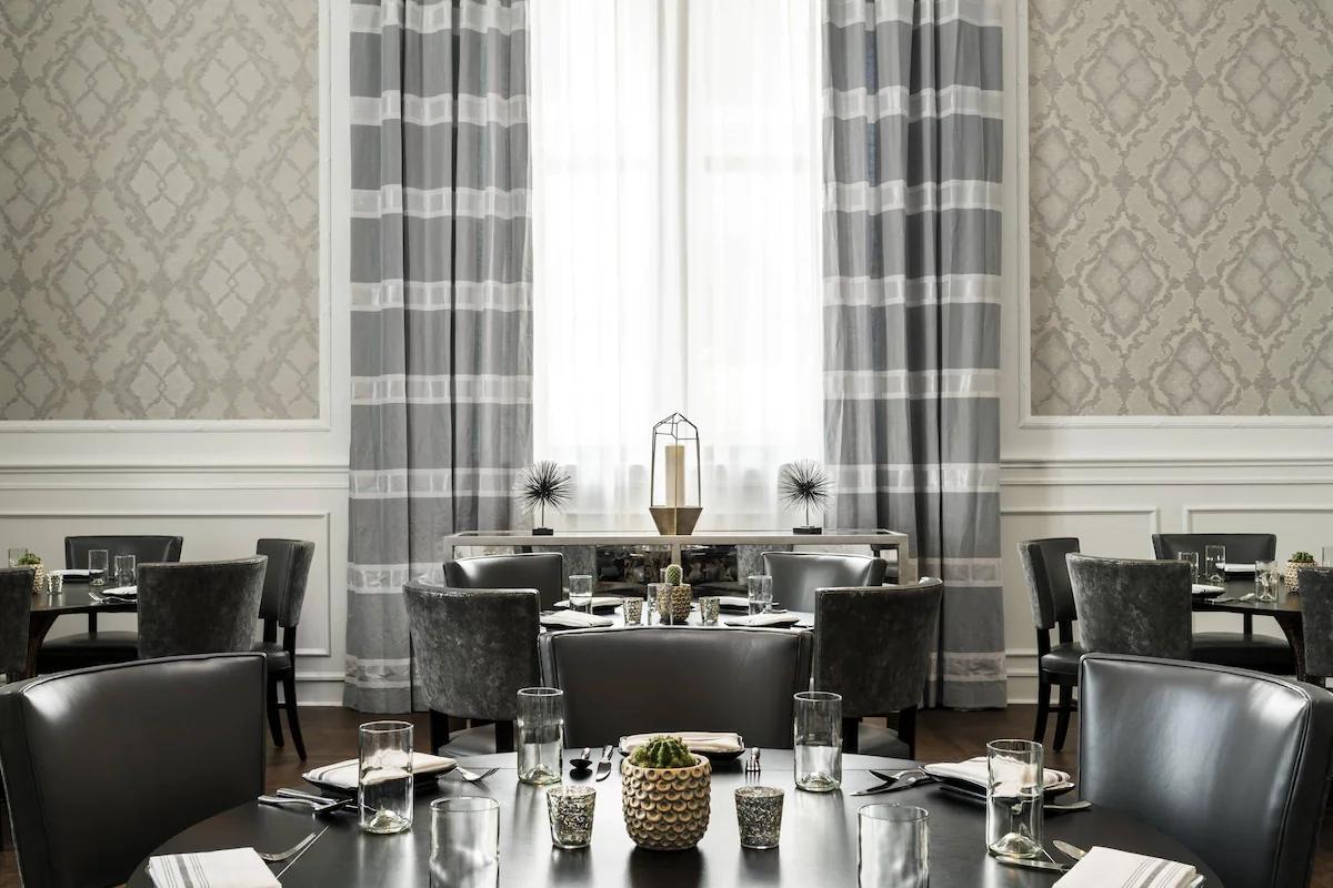 The Ritz-Carlton, Philadelphia Dining Table