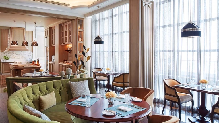 The Ritz-Carlton Pune Executive Club Lounge
