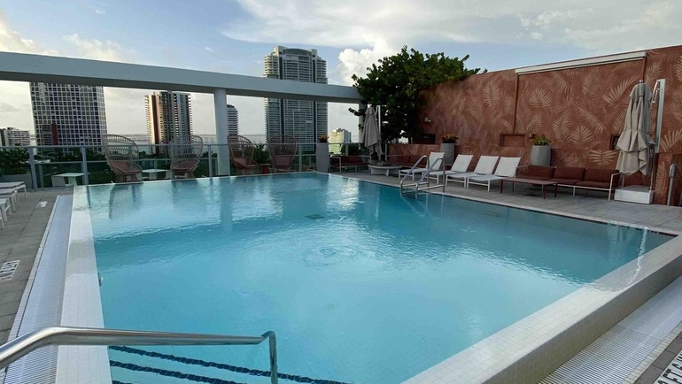 Novotel Miami Brickell Rooftop Pool & The Vista Rooftop Bar