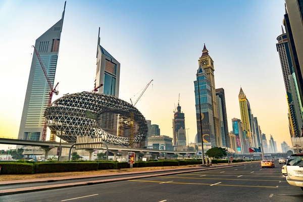 Can a UK Citizen Move to Dubai?